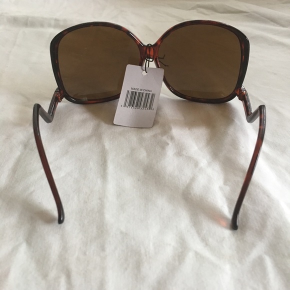 MJ Boutique's Sexy  Aviator Sunglasses - Picture 3 of 3